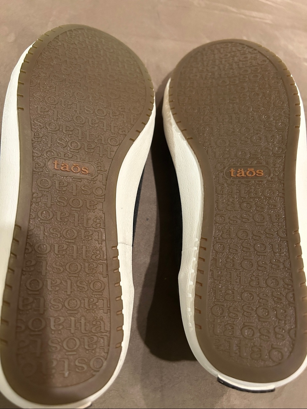 Taos Star Lace Up Sneakers - Picture 7 of 8